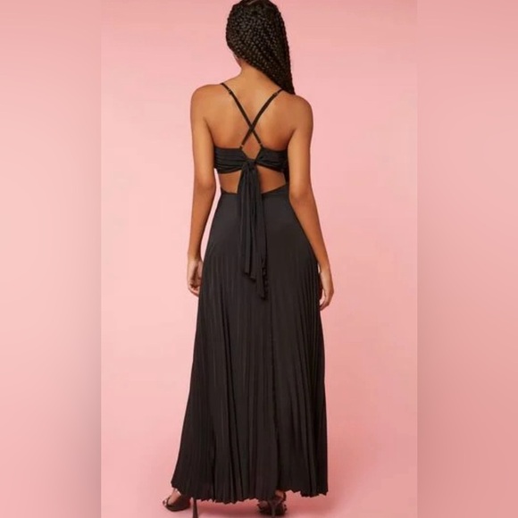 Pleated open back cut out satin maxi dress nwot - Picture 3 of 4